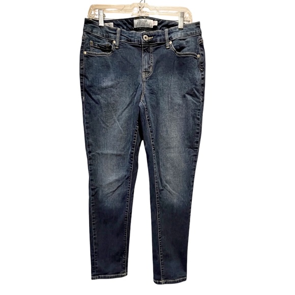 Torrid Jeans Women’s Boyfriend Straight Mid-Rise Dark Wash 10R - Picture 9 of 10